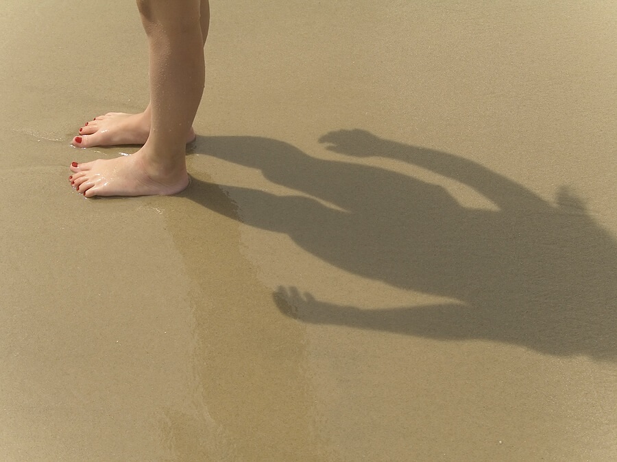 Summer Science for Kids, Child on beach learns about her shadow